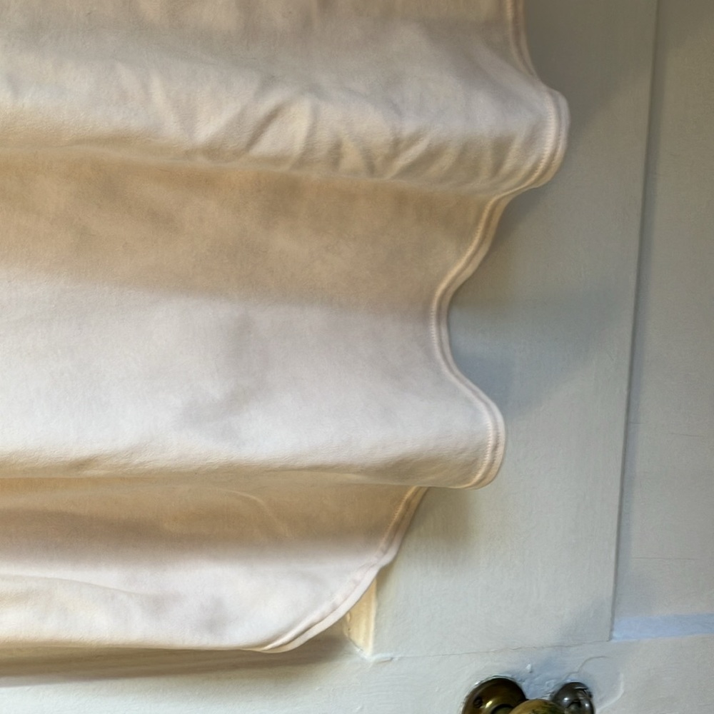 Verna women’s cream soft cotton nightgown with V-lace at top. Size L. - Picture 6 of 13